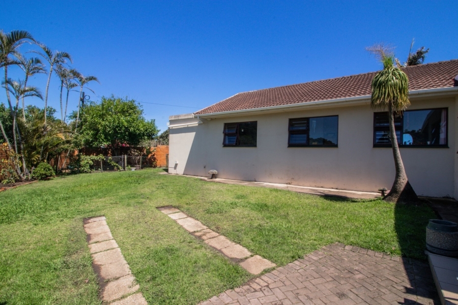 4 Bedroom Property for Sale in Sunrise On Sea Eastern Cape